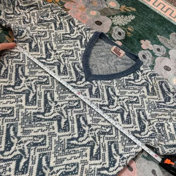 First Landing Sweater Mens Large Blue Abstract Wool V Neck Pullover Knit Vintage - Picture 8 of 12